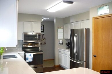 37 Cedar Dr, New Ulm, MN 56073 - photo 6