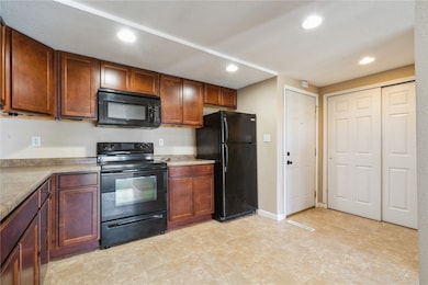 51 29th Avenue Dr SW unit 7, Cedar Rapids, IA 52404 - photo 3