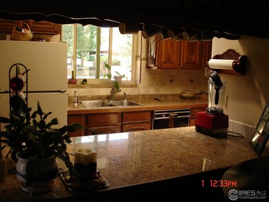 Breakfast Bar / Kitchen