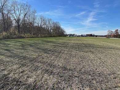 9100 Carroll Rd, Churubusco, IN 46723 - photo 2