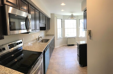 141 N 5th St, Stroudsburg, PA 18360 - photo 4