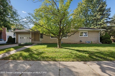 502 E Mcconnell St, Saint Johns, MI 48879 - photo 2