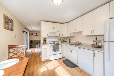 271 Humphrey St unit 1, Lowell, MA 01850 - photo 4