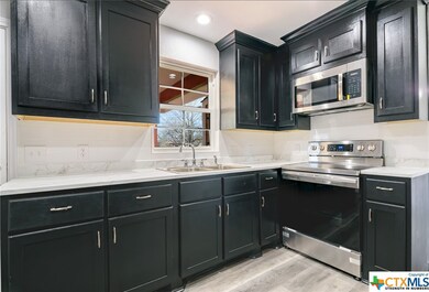 728 Bismark St, Seguin, TX 78155 - photo 6