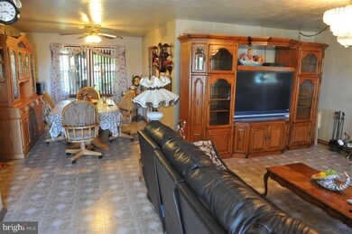 459 N Main St, Red Lion, PA 17356 - photo 3