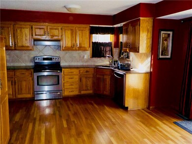 8410 Twilight Ln, Lenexa, KS 66219 - photo 3