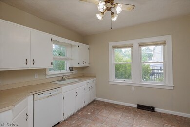 5157 Erwin St, Maple Heights, OH 44137 - photo 6