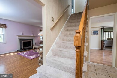 15910 Penn Manor Ln, Bowie, MD 20716 - photo 2