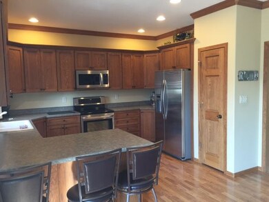 2717 Glen Oaks Dr, Cedar Falls, IA 50613 - photo 3