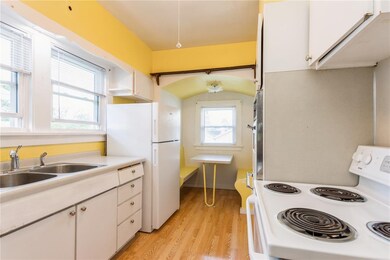 1630 Hinkley Ave NW, Cedar Rapids, IA 52405 - photo 6