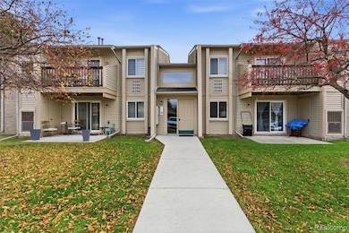 15090 Northpointe Dr, Sterling Heights, MI 48313 - photo 2