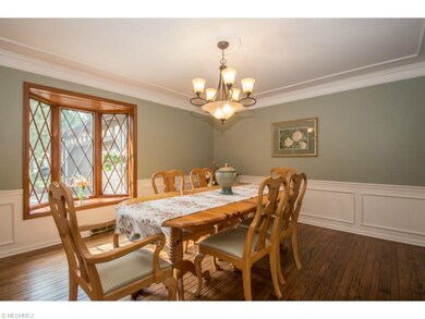 Elegant Formal Dining Room with Bay Window, Crown 