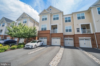 23266 Southdown Manor Terrace unit 112, Ashburn, VA 20148 - photo 3