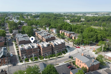 37 W Whittier St - Exterior-08