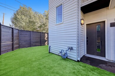 1401 Fairview Ave unit A, Houston, TX 77006 - photo 2