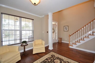 Alt. view living room