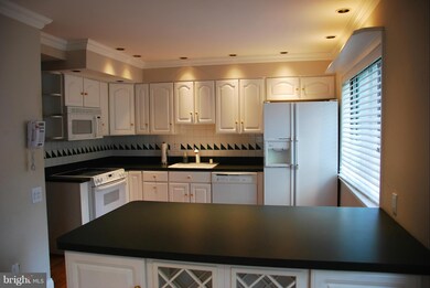 8560 Gwynedd Way, Springfield, VA 22153 - photo 3