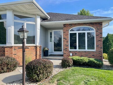 821 Charles Ct unit 18, Oregon, WI 53575 - photo 2