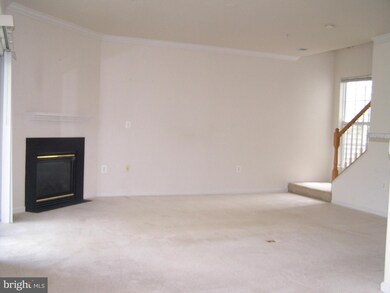 13040 Cabin Creek Rd, Herndon, VA 20171 - photo 5