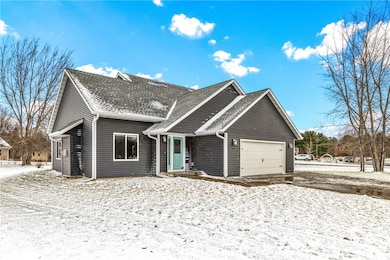 3316 Sanford Ln, Eau Claire, WI 54703 - photo 4