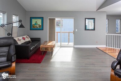 06-Living Room_DMD_3502