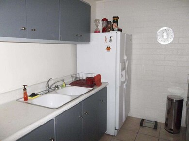 REFRIGERATOR STAYS