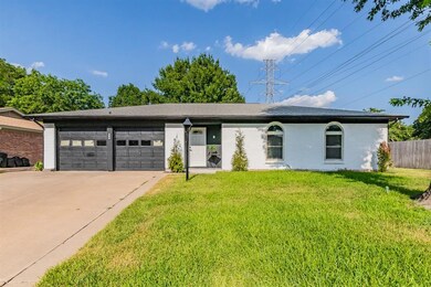 204 Simmons Dr, Hurst, TX 76053 - photo 2