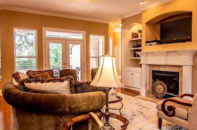 Macgregor rental fireplace