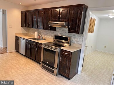 1847 Cedar Dr, Severn, MD 21144 - photo 4