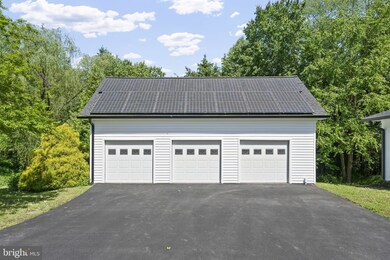 7105 Persimmon Ln, Owings, MD 20736 - photo 3