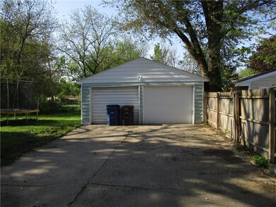 3100 E Ovid Ave, Des Moines, IA 50317 - photo 2