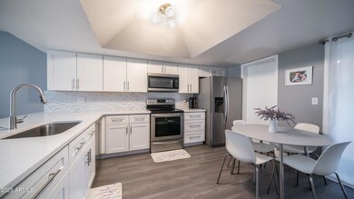 2827 E Waltann Ln Unit 3-7