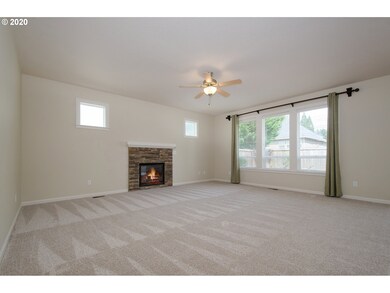 14764 SE Island Woods Ct, Clackamas, OR 97015 - photo 4