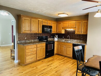 1144 Indian Springs Cir, Manchester, TN 37355 - photo 4