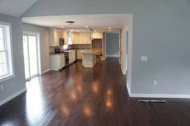 480 Colburn Ave, Dracut, MA 01826 - photo 4