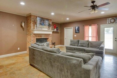 203 Baker Dr, Ennis, TX 75119 - photo 4