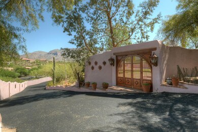 Private Drive and Courtyard