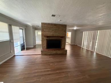 3329 Robin Hood Dr, Spartanburg, SC 29302 - photo 2