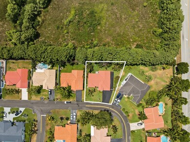 EXTRA SPACE BACK YARD. HOME BACK TO GREEN AREA