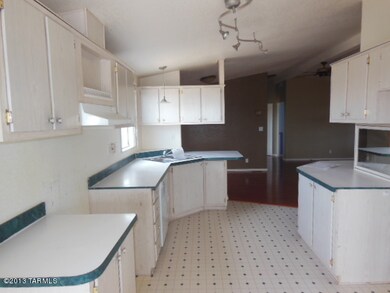 022-199674-Kitchen