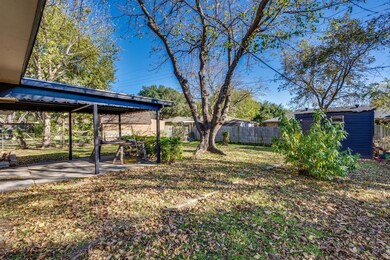 2705 Linda Dr, Ennis, TX 75119 - photo 4