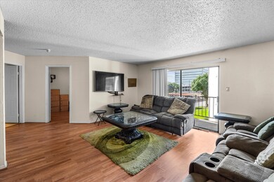 2830 S Bartell Dr unit 25, Houston, TX 77054 - photo 3