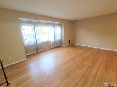 42 Rieder Rd, Edison, NJ 08817 - photo 7