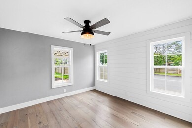 102 W Mulberry St, Fredericksburg, TX 78624 - photo 2