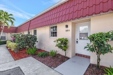 868 Worcester B Ln unit B, Lake Worth, FL 33467 - photo 2