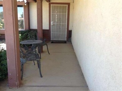 14211 Apple Creek Dr, Victorville, CA 92395 - photo 3