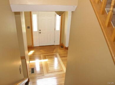 6817 Hunt Dr, Macungie, PA 18062 - photo 3