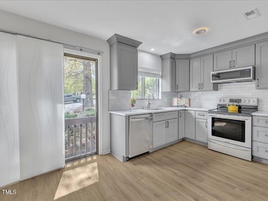 09-717 E Millbrook Rd-13