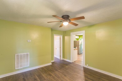 516 Colerain St HD -12