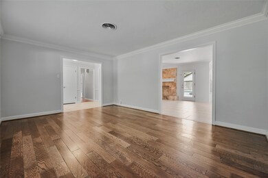 1126 Curtin St, Houston, TX 77018 - photo 5